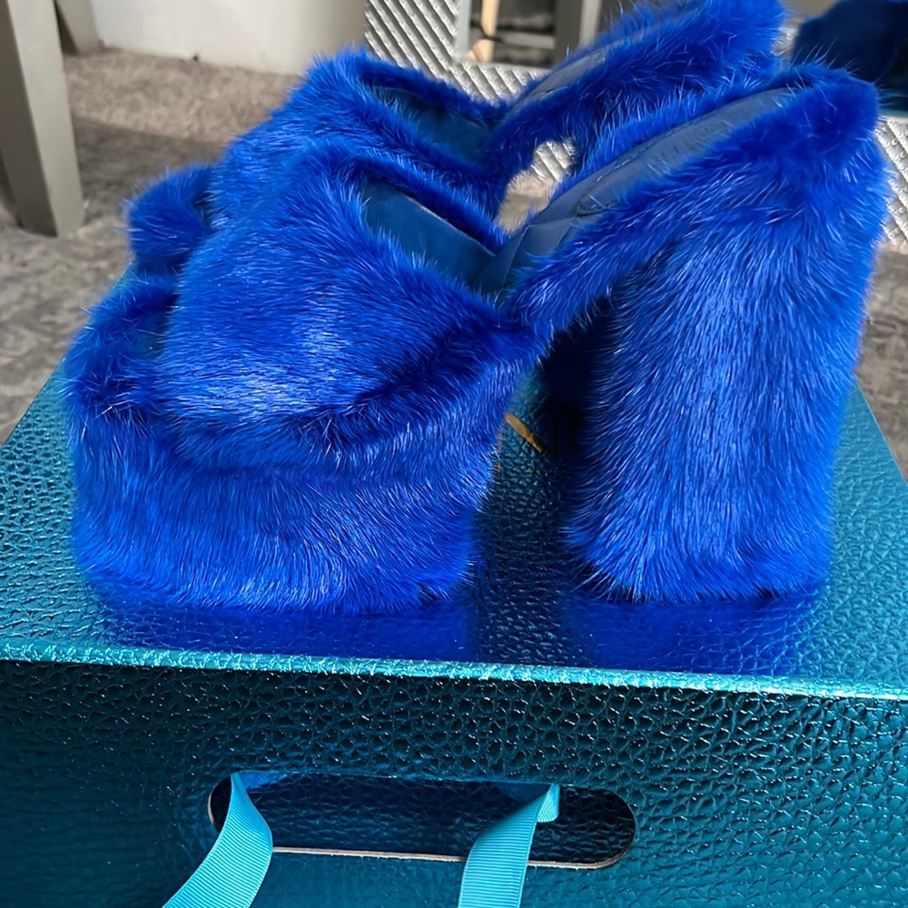 Jennifer Le Stack it up Platform